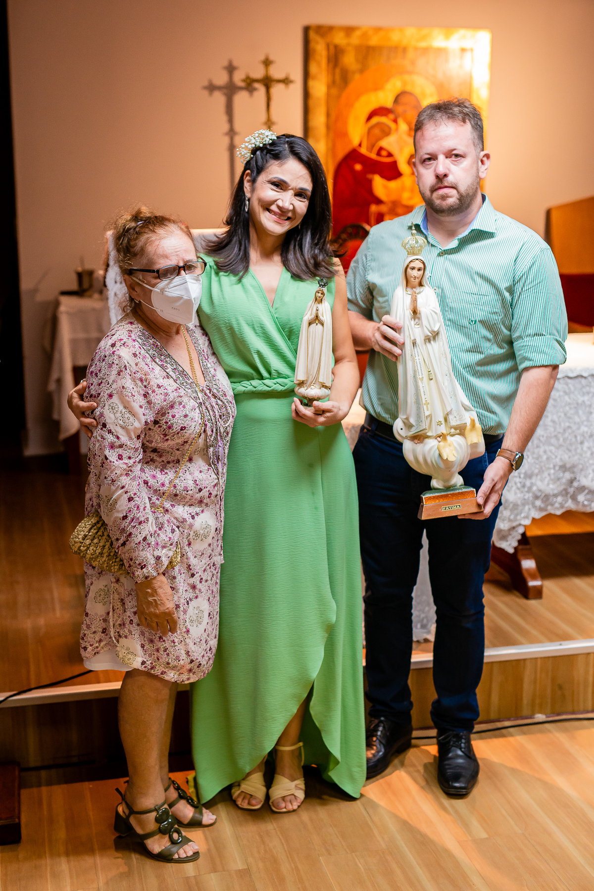O casal foi presenteado com uma imagem de Nossa Senhora que já estava na família há anos. Foto registrada por George Dantas 