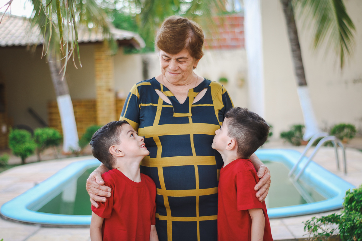 Vó é mãe duas vezes. 