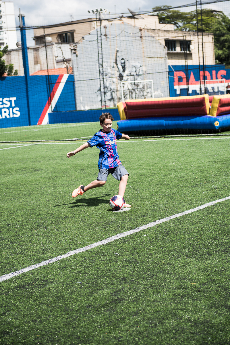 aniversariante fazendo gol