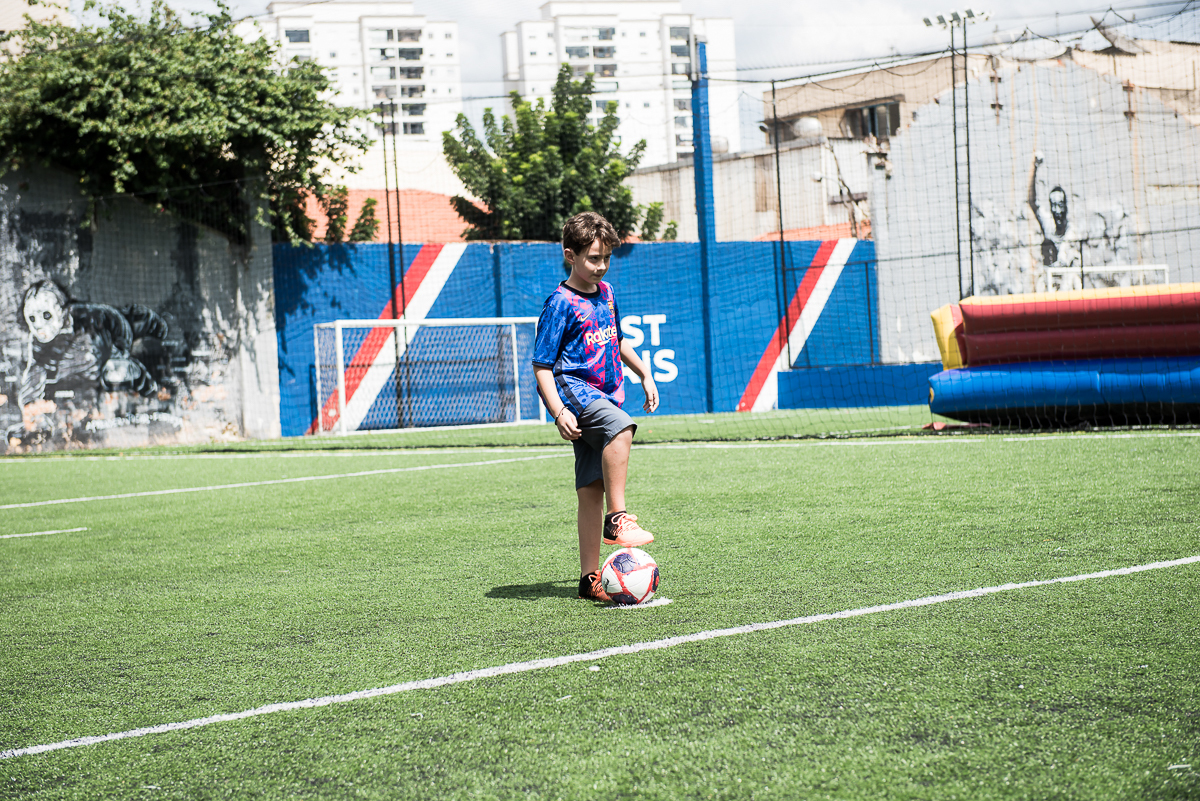 aniversariante fazendo gol