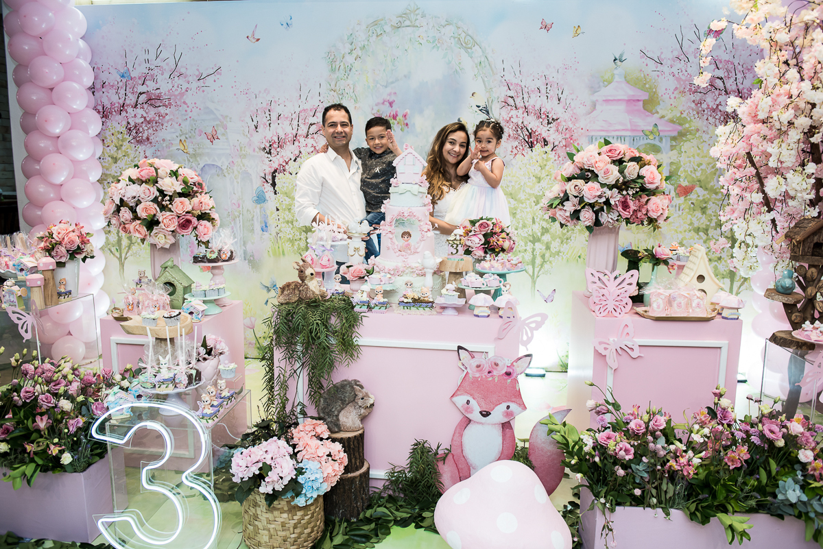 Aniversariante, papai, irmãozinho e mamãe