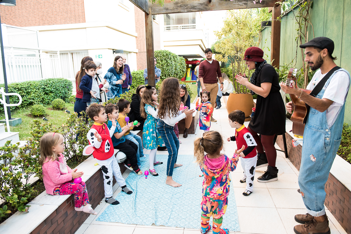 criançada curtindo o show