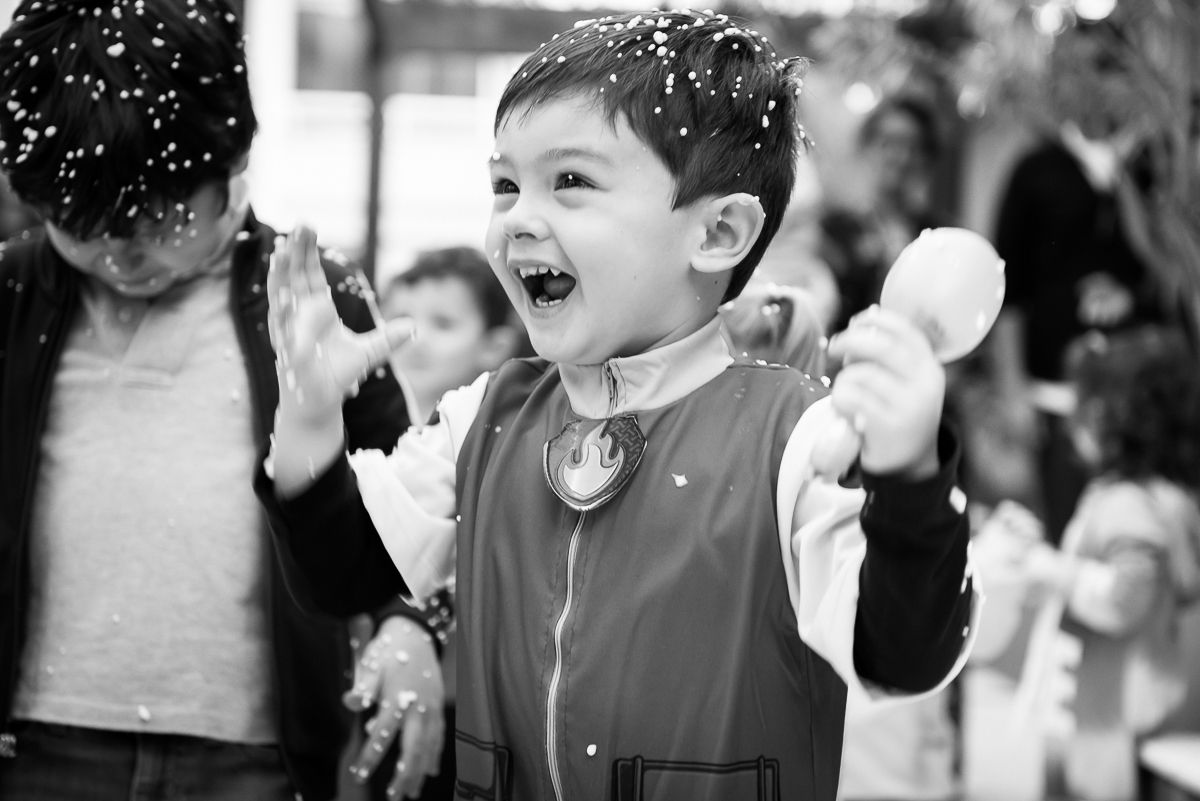 curtindo a espuma de neve