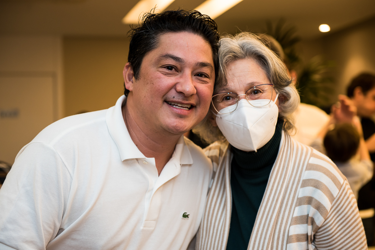 foto com a vovó do Theo