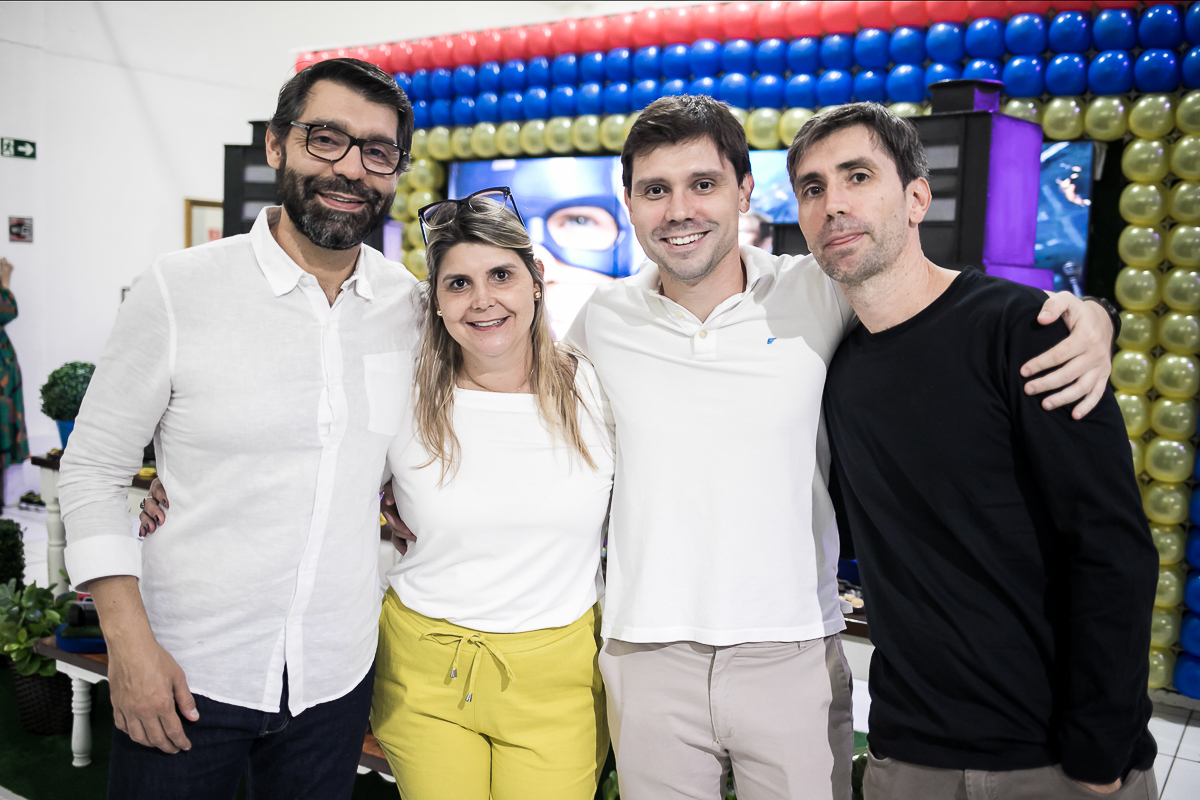 abraço nos convidados