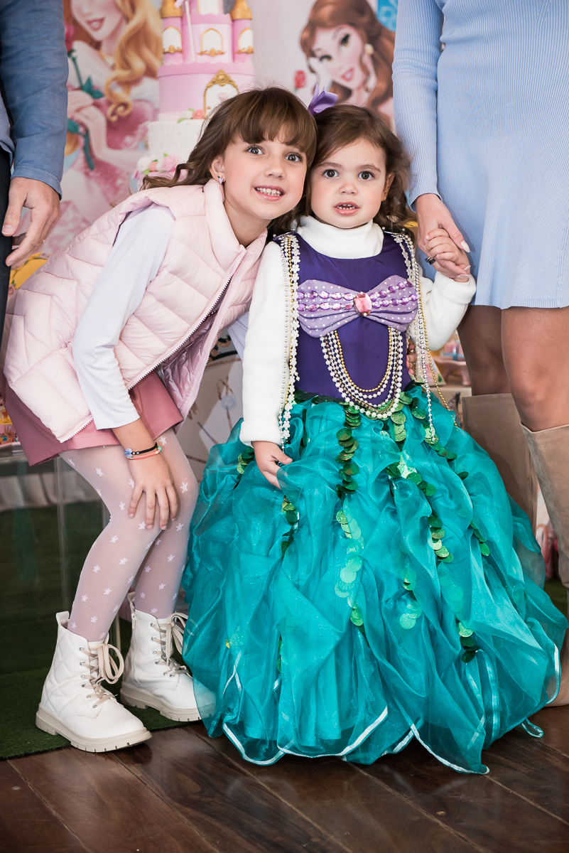 papai, filhas e mamãe