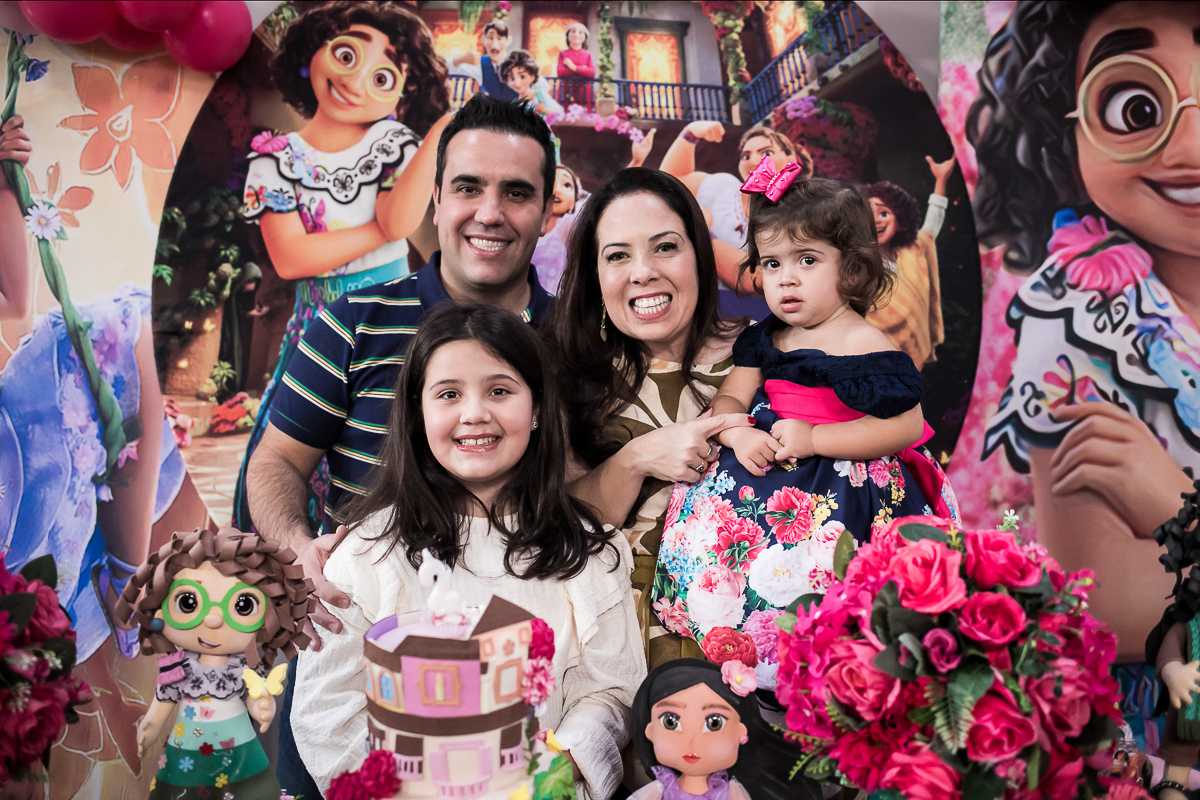 Família Feliz - Tema Encanto Disney
