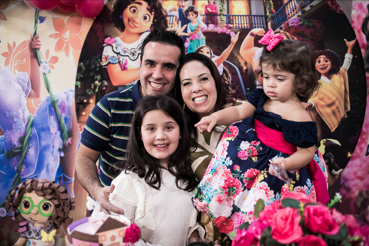 Família Feliz - Tema Encanto Disney