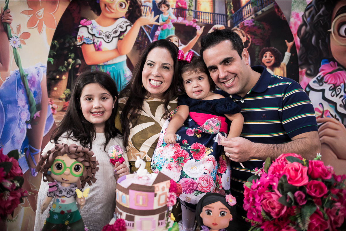 Família Feliz - Tema Encanto Disney