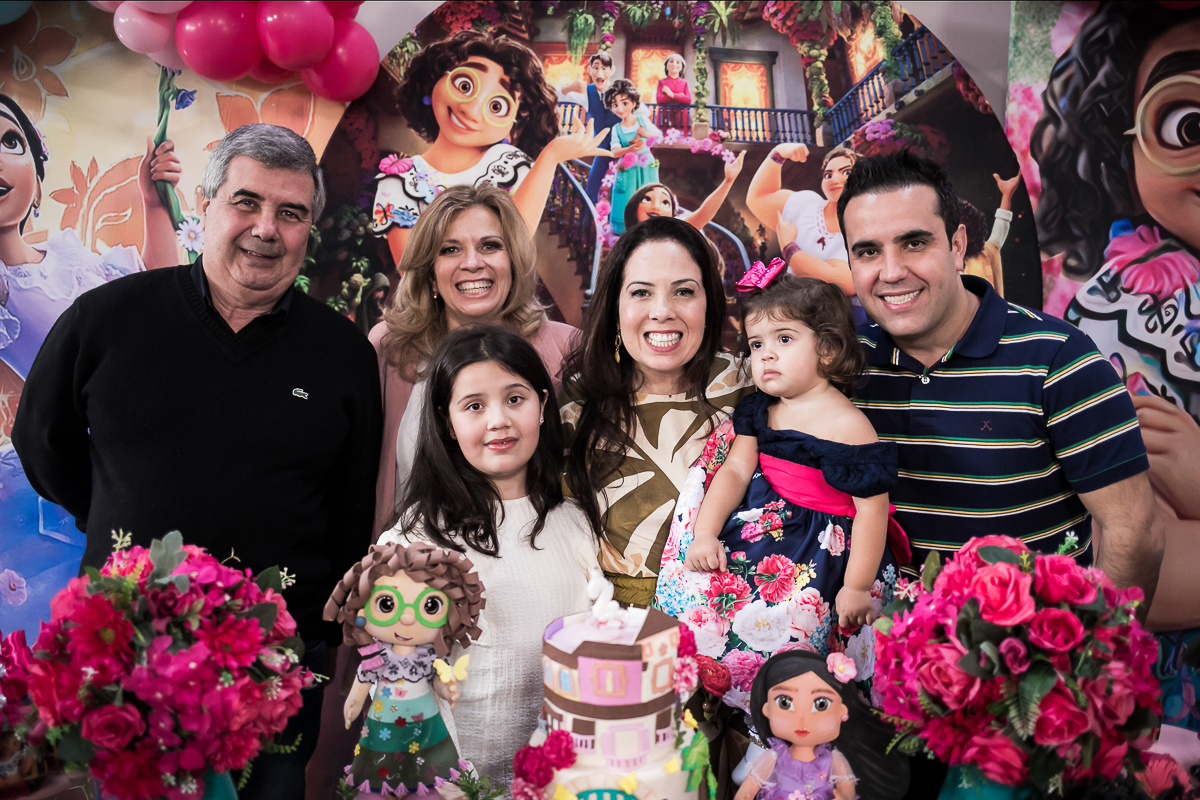 Família Feliz - Tema Encanto Disney