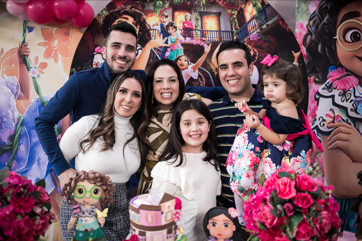 Família Feliz - Tema Encanto Disney