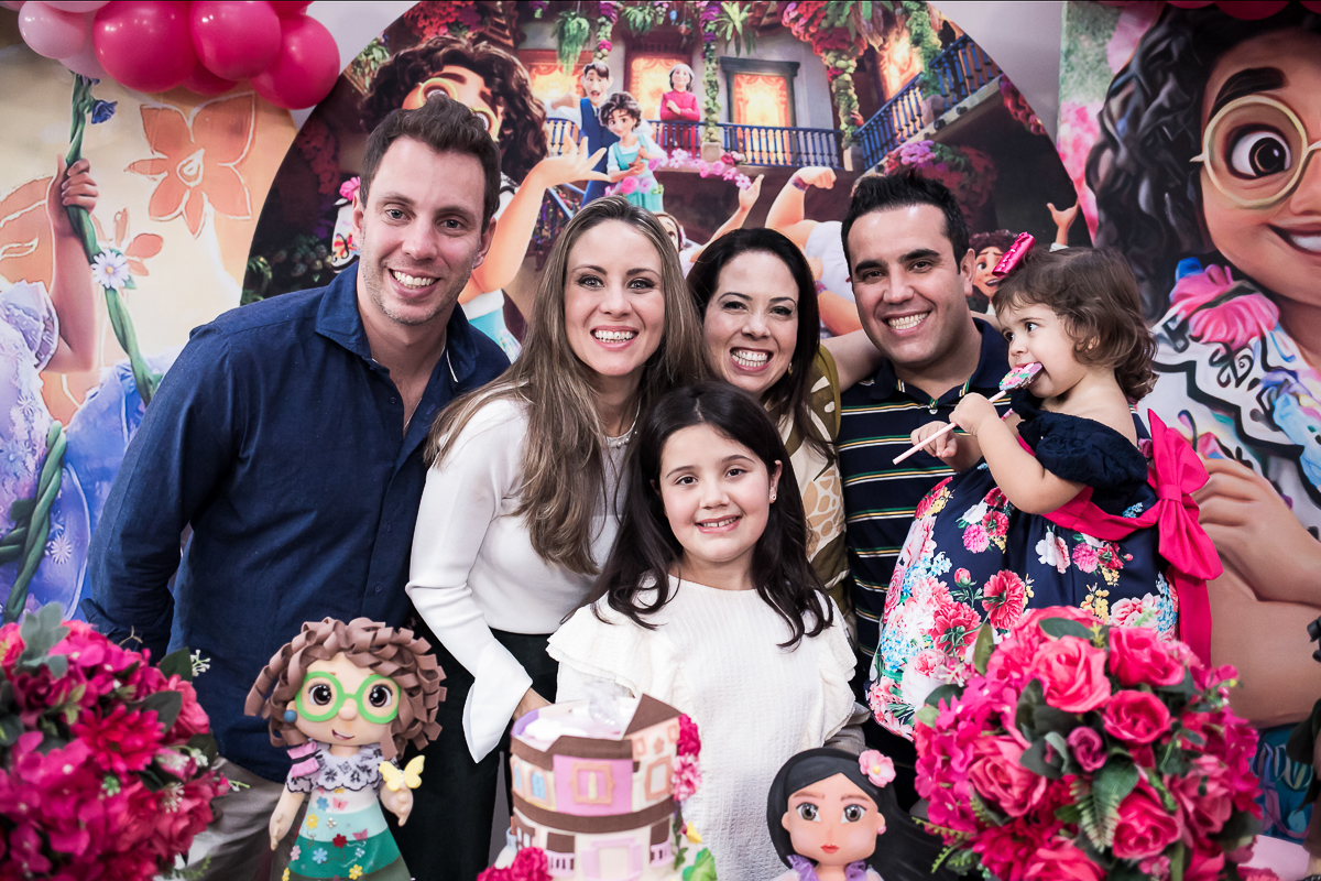 Família Feliz - Tema Encanto Disney