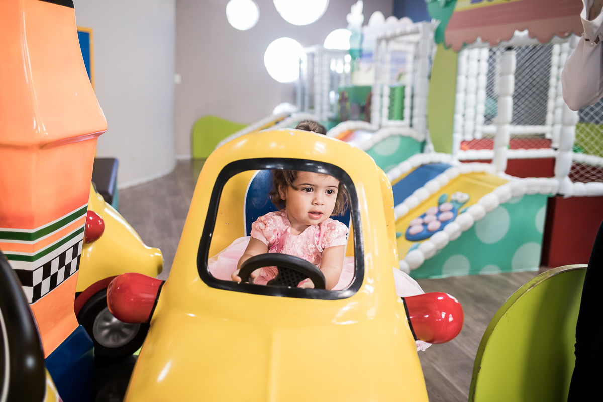 foto no carrinho amarelo