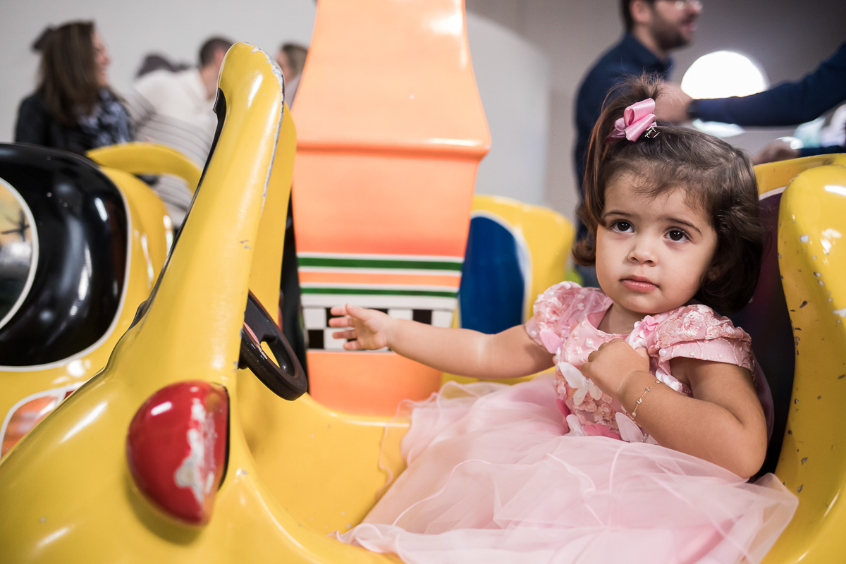 foto no carrinho amarelo