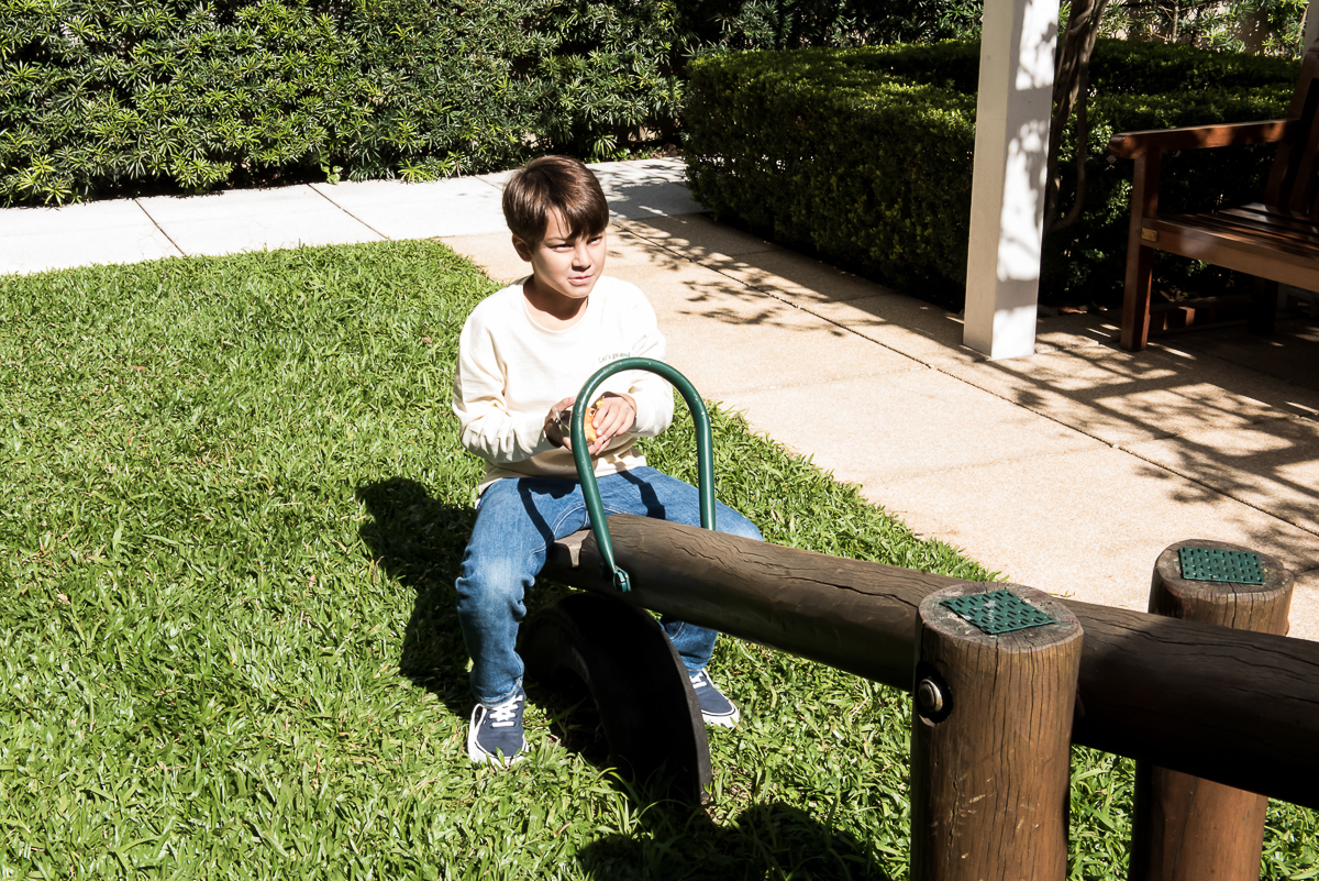 brincando na gangorra