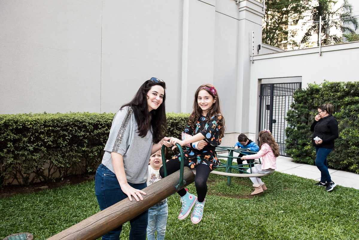 brincando na gangorra