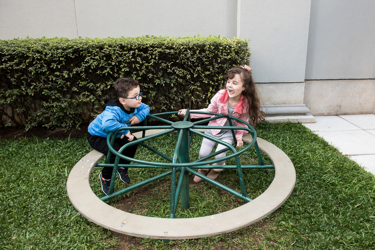 brincando no carrossel