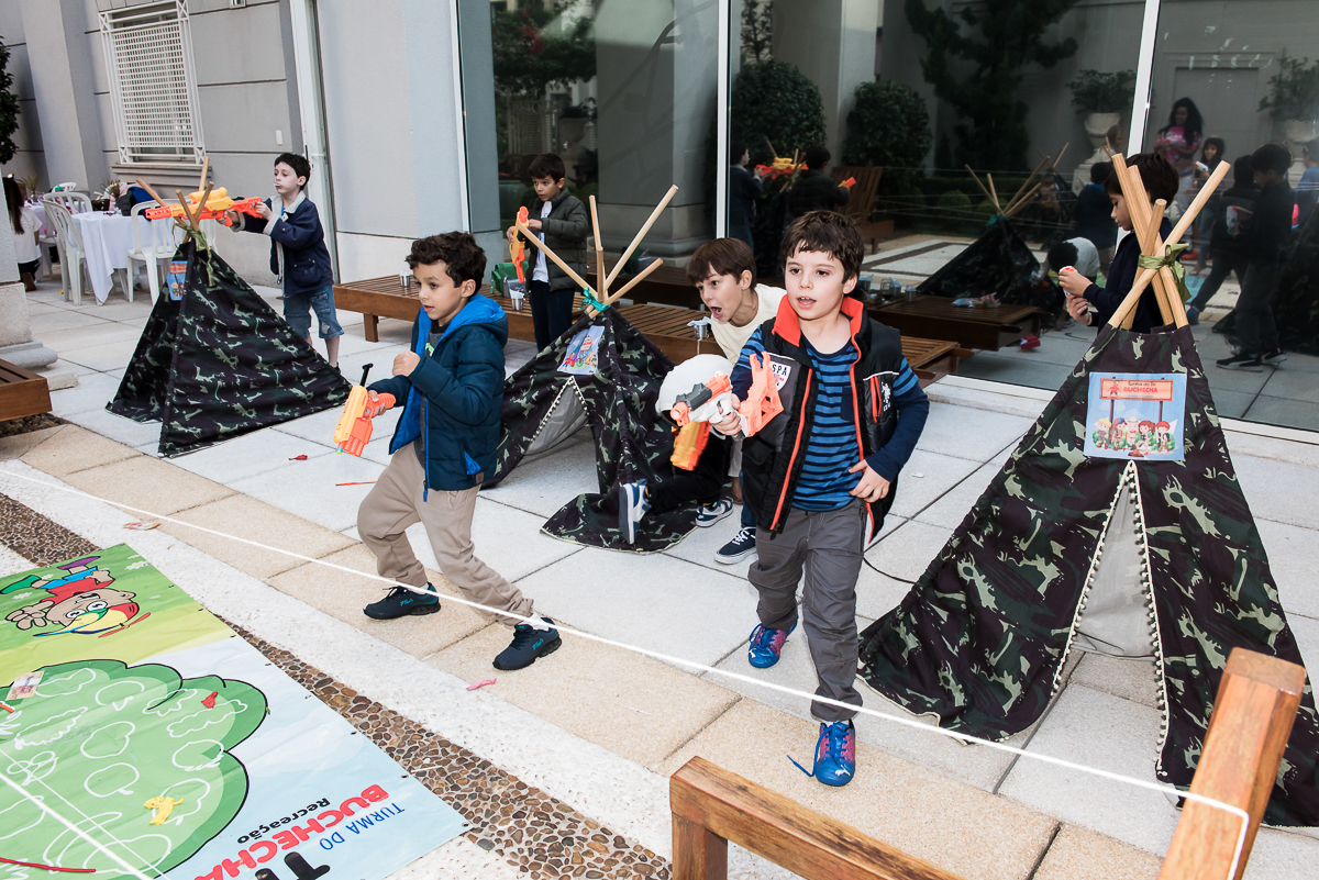 guerrinha de crianças