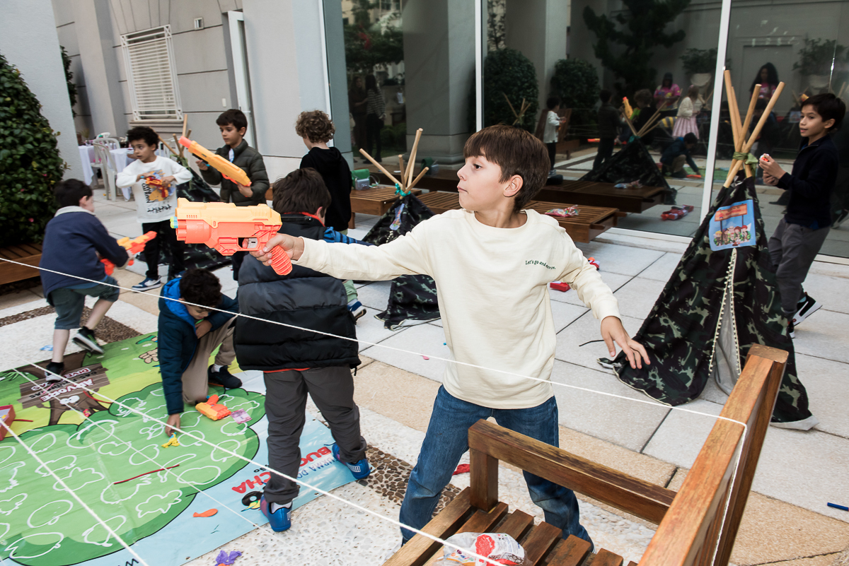 guerrinha de crianças