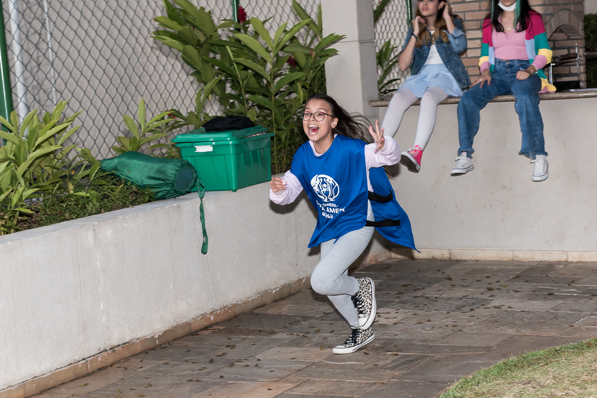 menina correndo