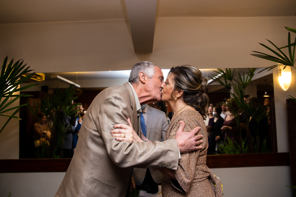 hora do beijo do casal