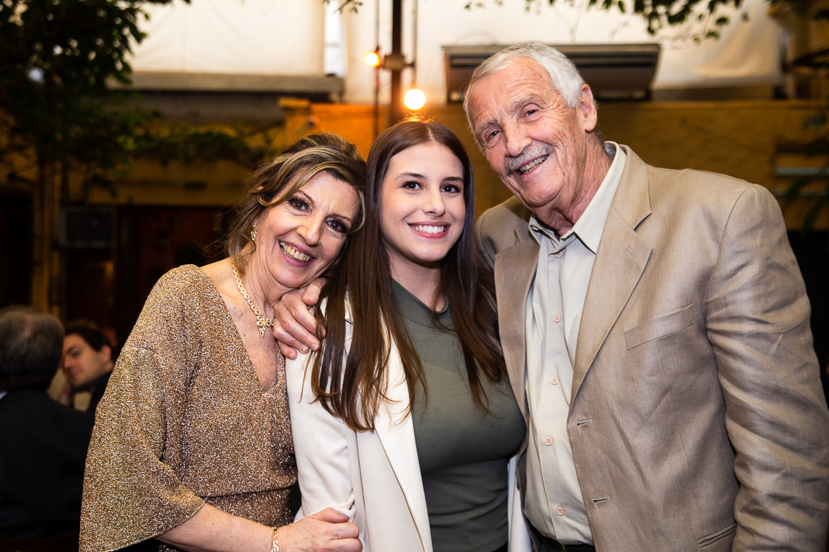 casal com os convidados