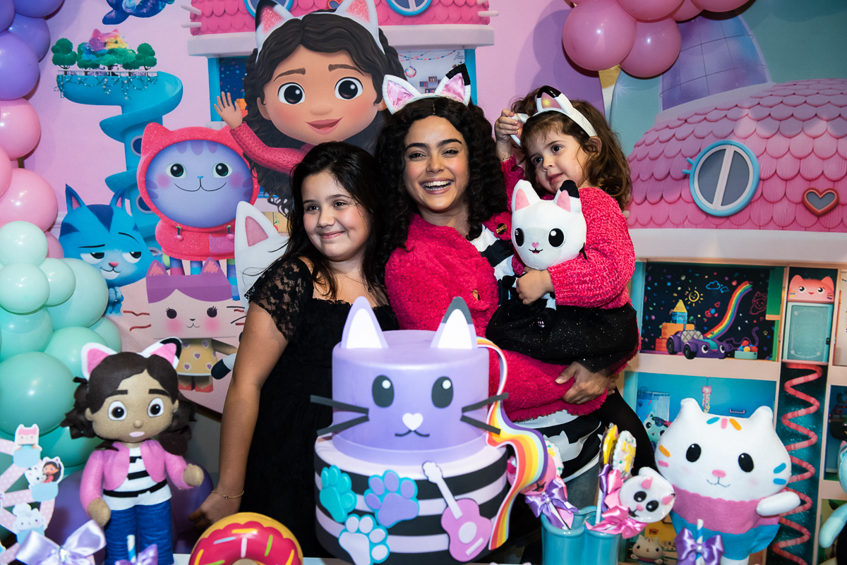 fotografia na mesa do parabéns