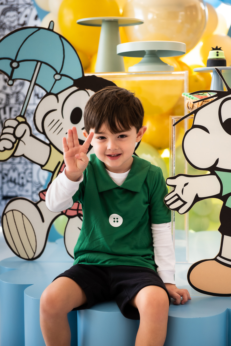 Theo curtindo os seus quatro aninhos