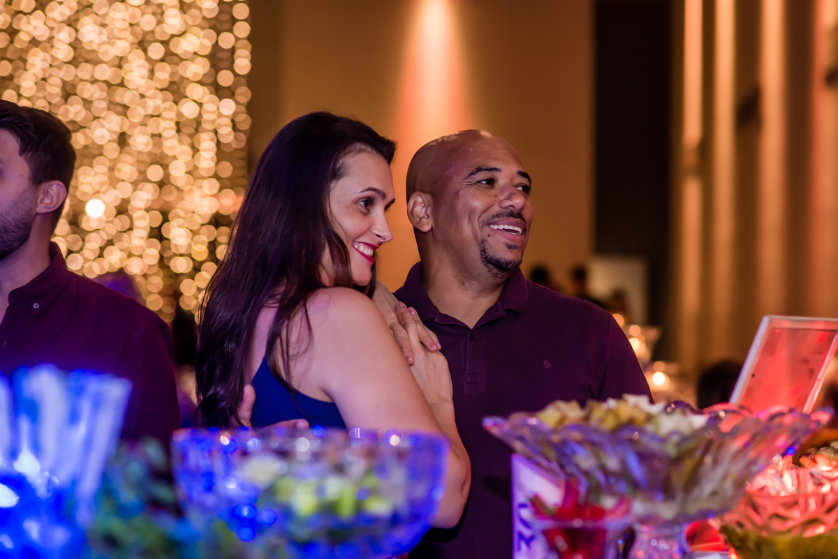 casal se divertindo na festa