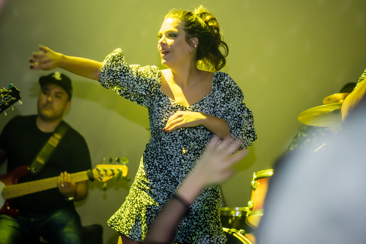 aniversariante curtindo o show