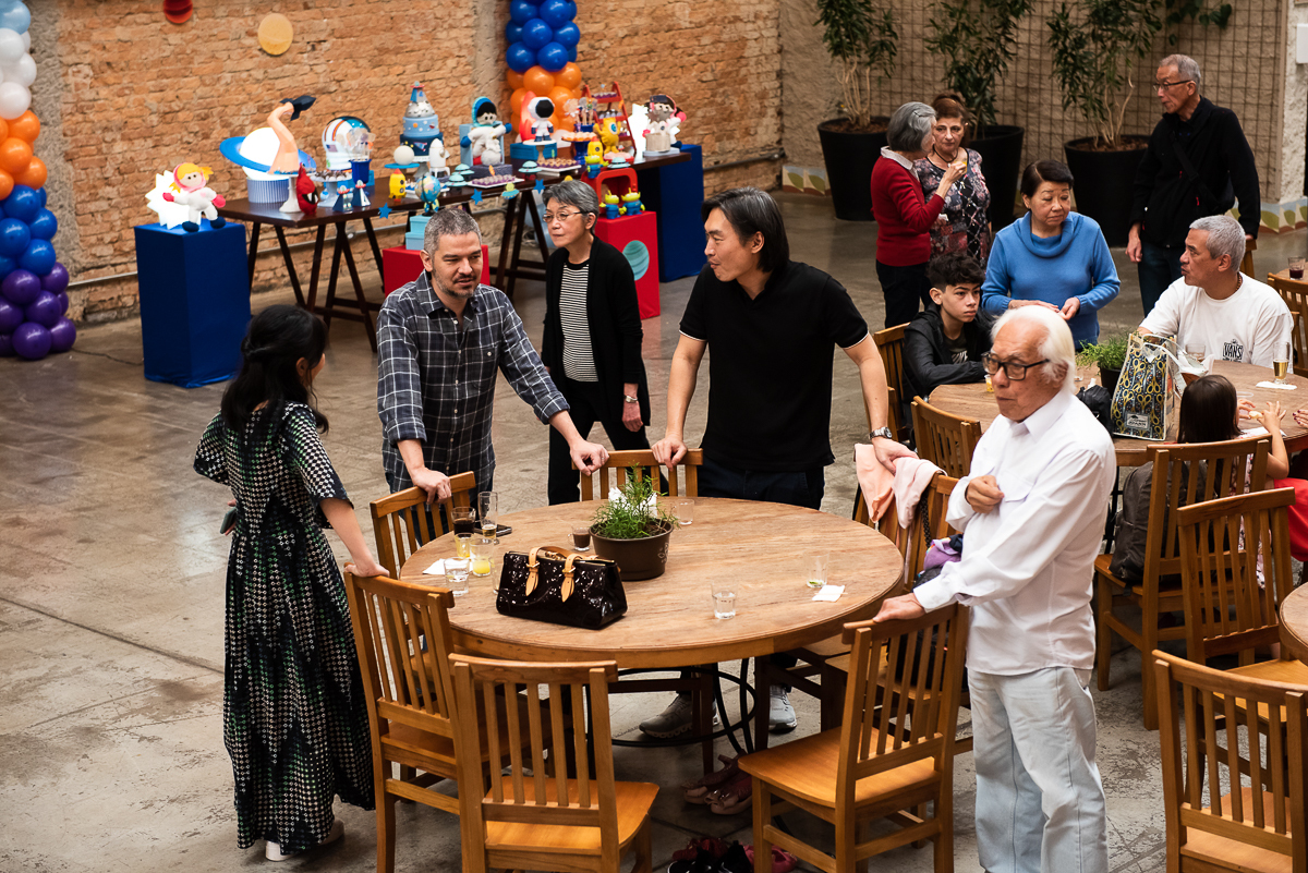 convidados curtindo a festa