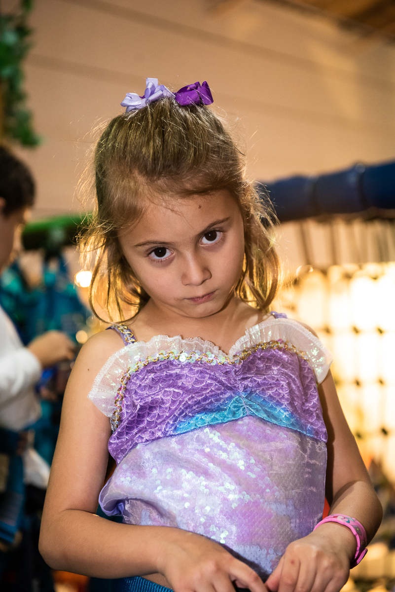 carinha séria da princesinha Ariel