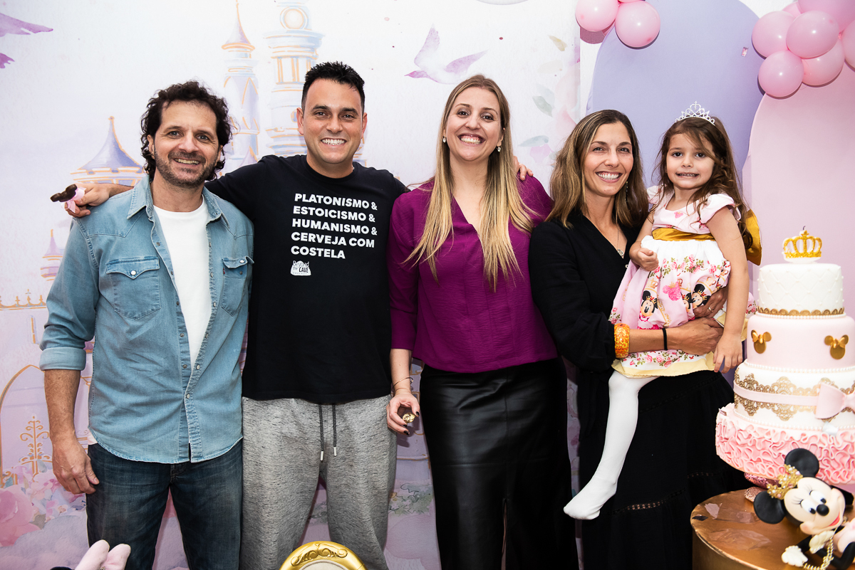 convidados posando para a foto