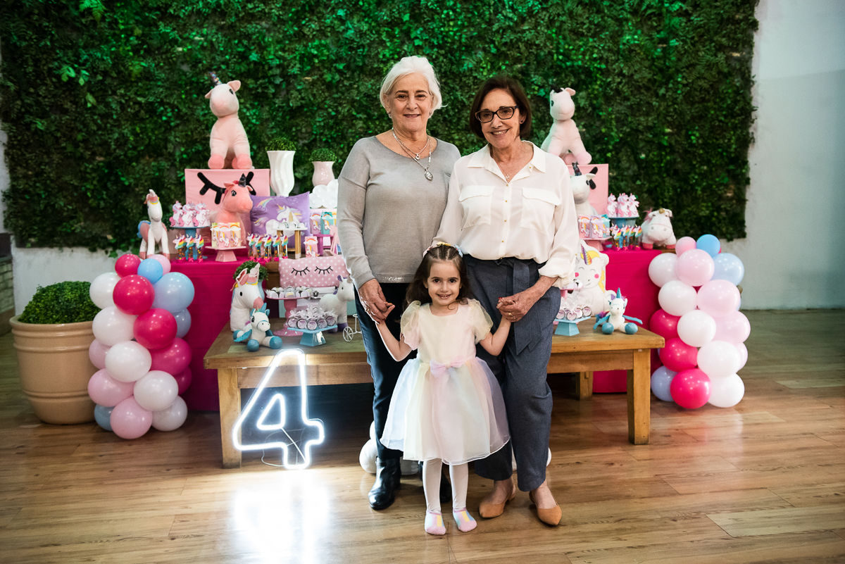 aniversariante com as avós