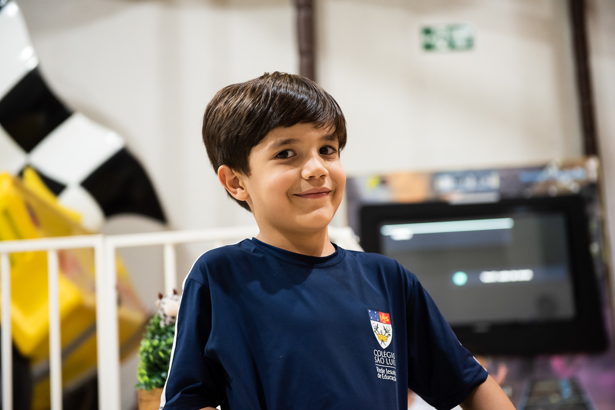 o primo veio para a festa