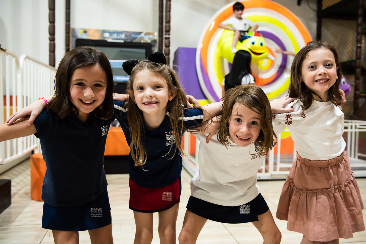 quatro meninas lindas