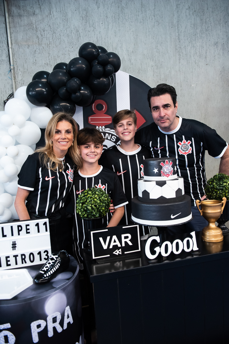 família corinthiana toda sorrindo