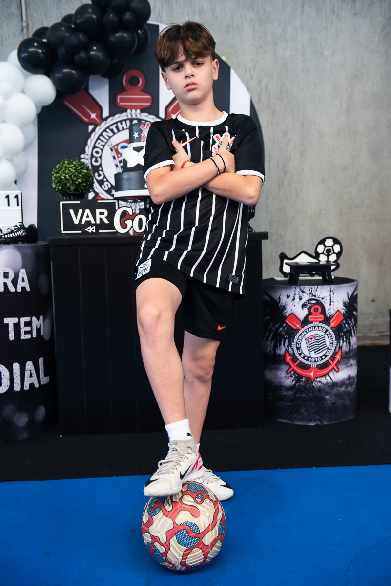 posando com a camisa do Corinthians