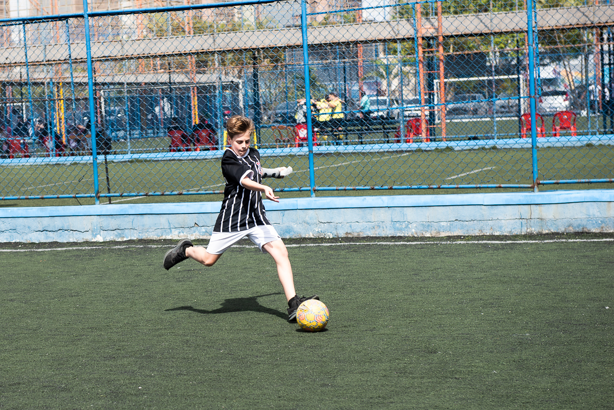 correndo com a bola