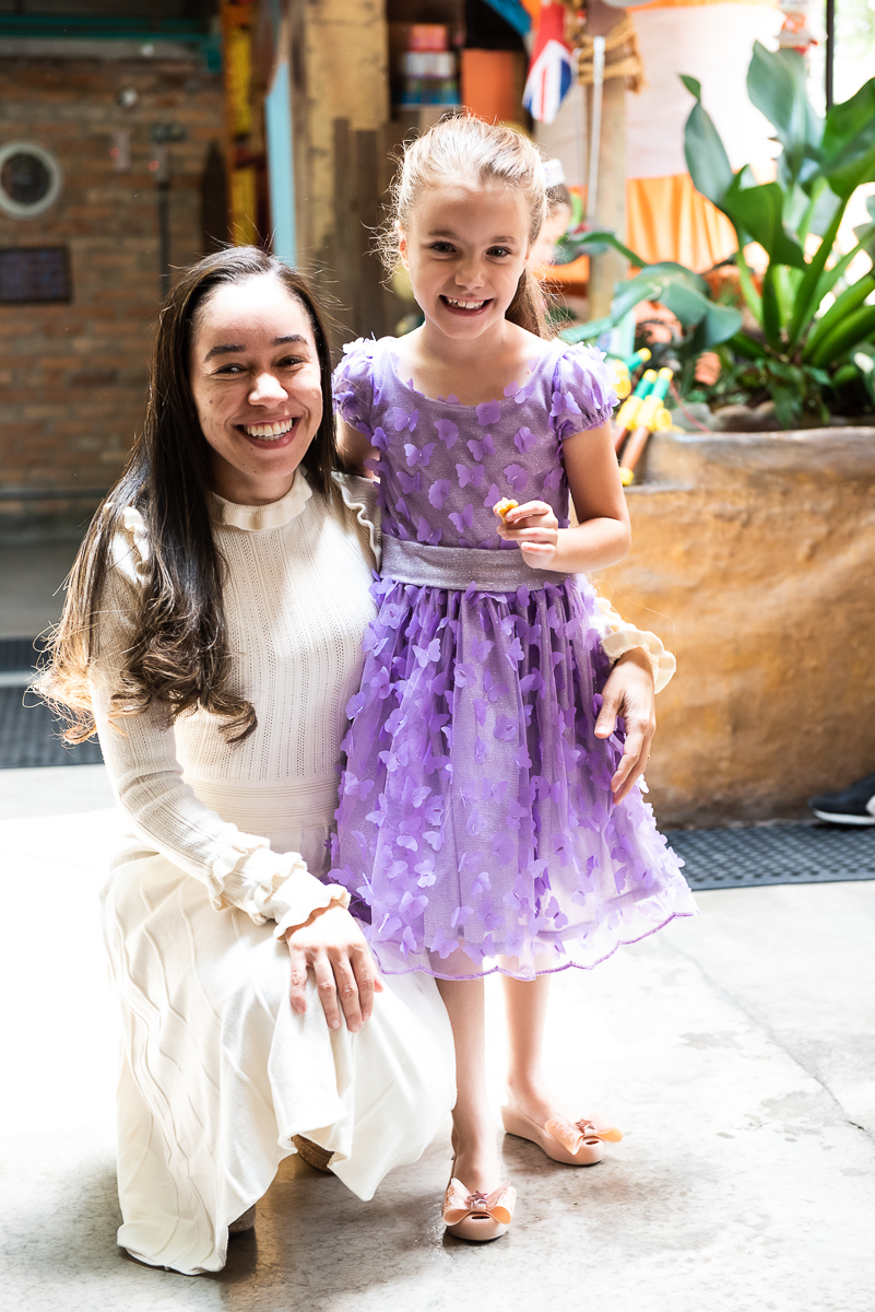 a titia de roupa branca também quer tirar foto