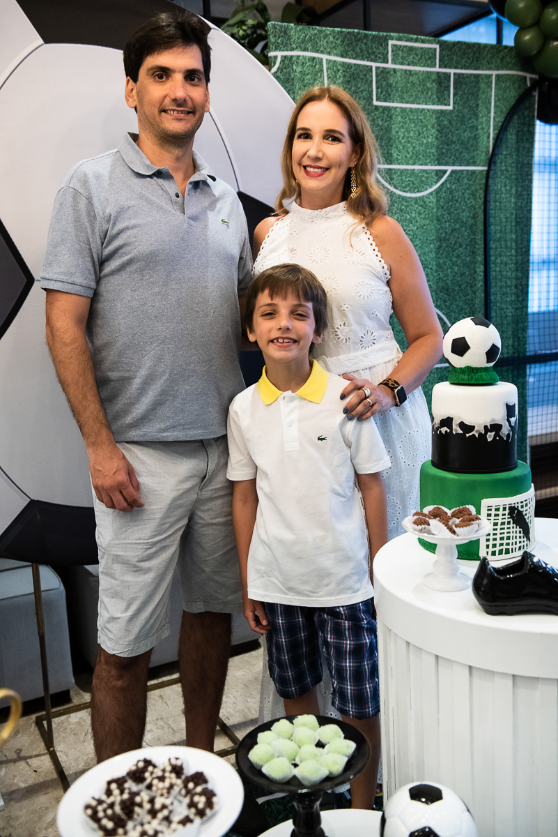 criança com papai e mamãe