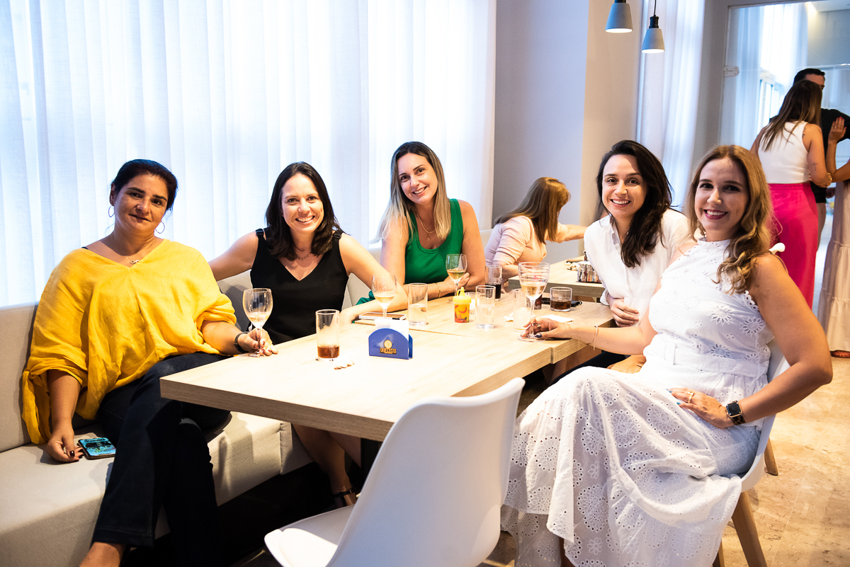 convidados se divertindo