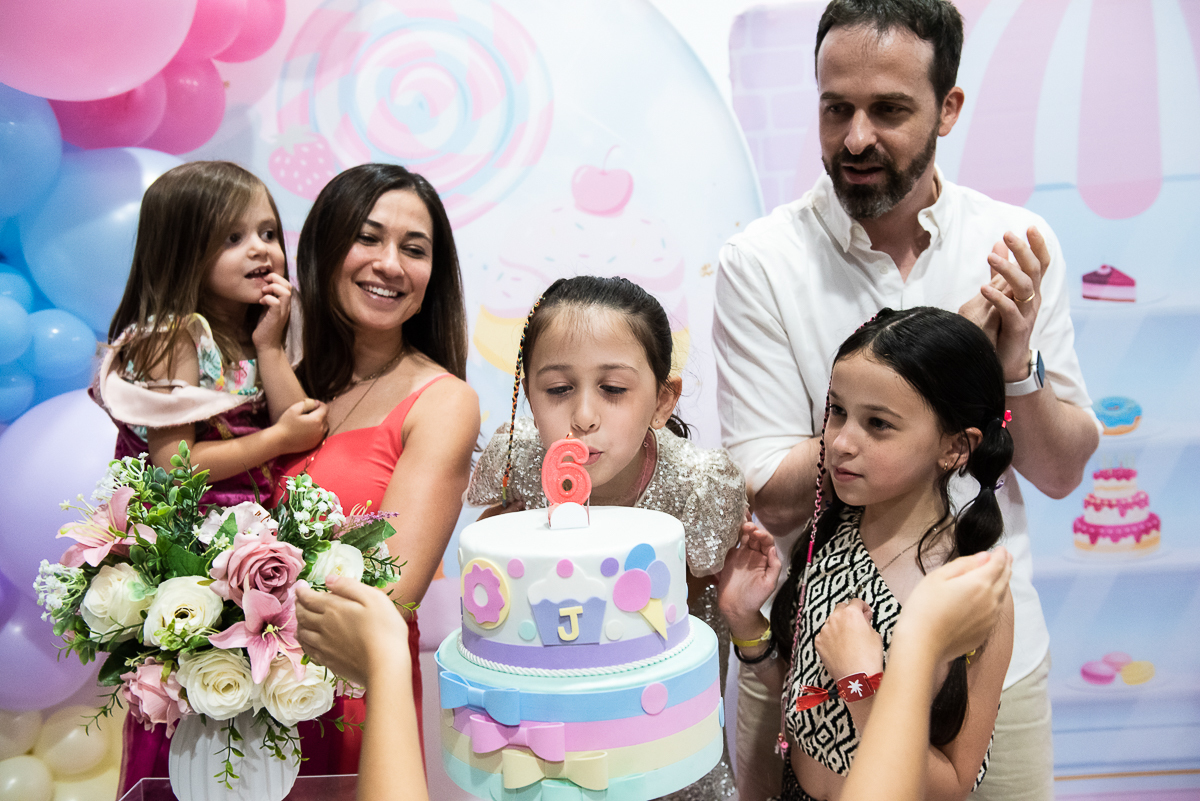 soprando a vela de 6 anos