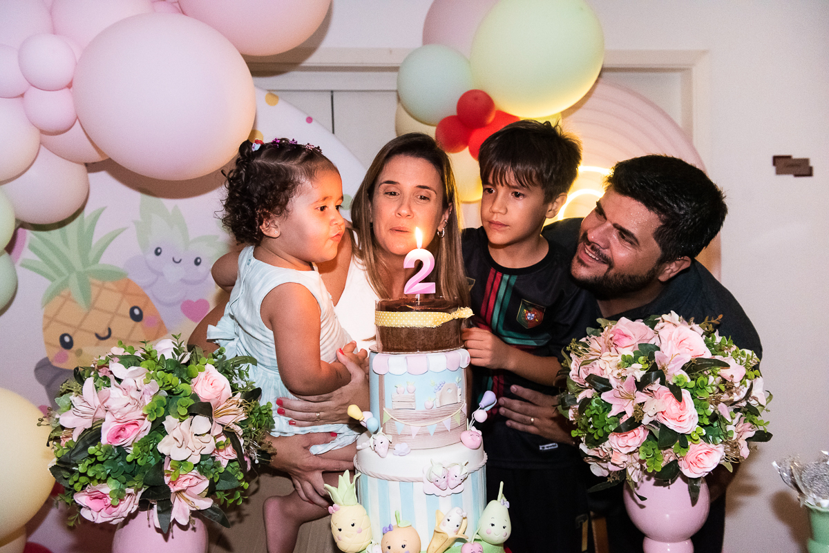 é hora de soprar a velinha de 2 anos