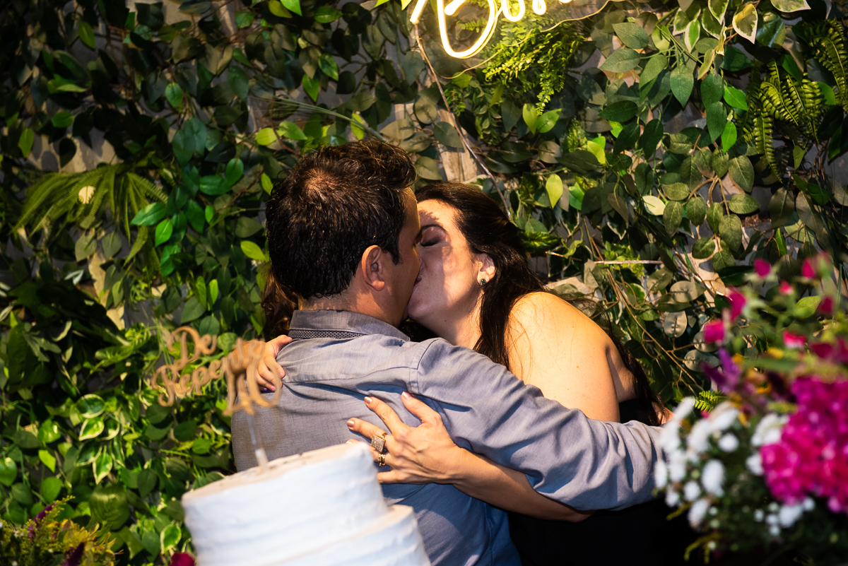 casal se beijando