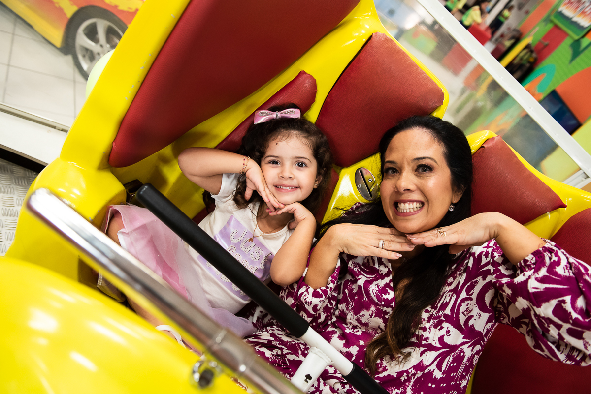 fazendo charminho com a mamãe