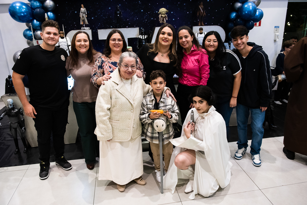 titios e avó posaram para a foto com a princesa Lea