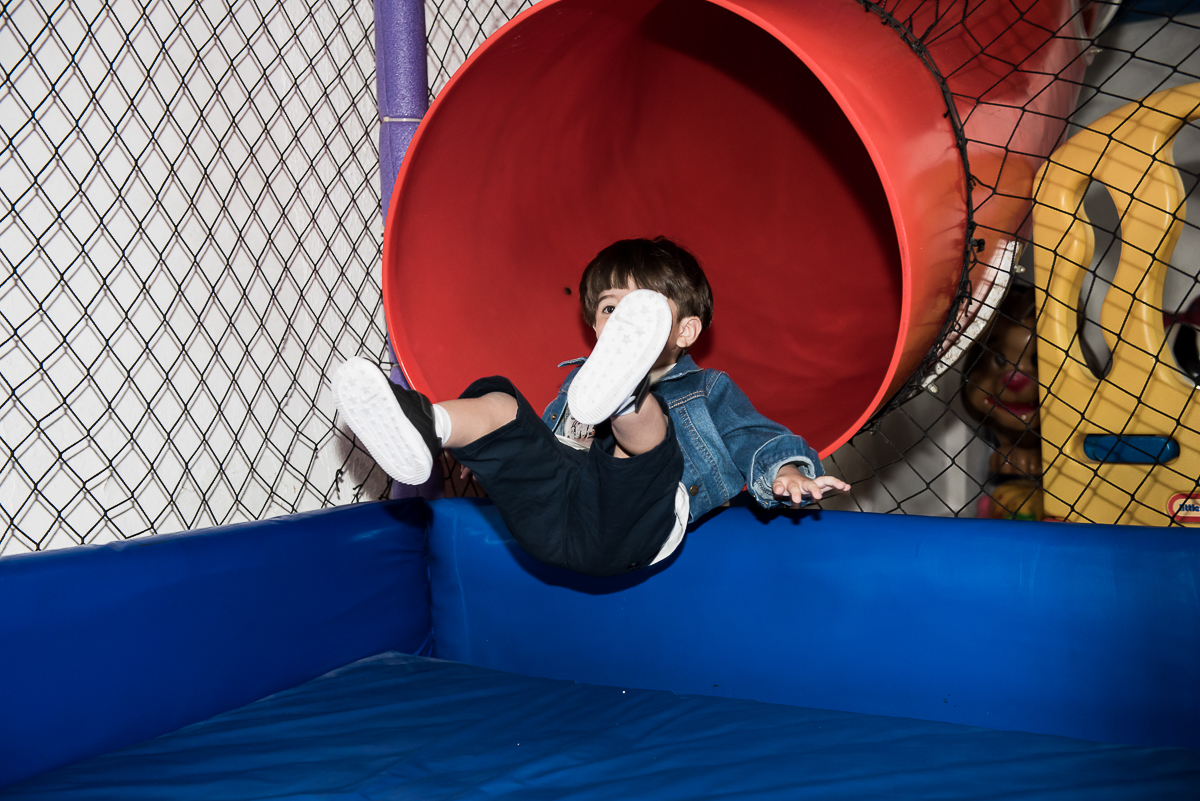 Diversão no tobogã!