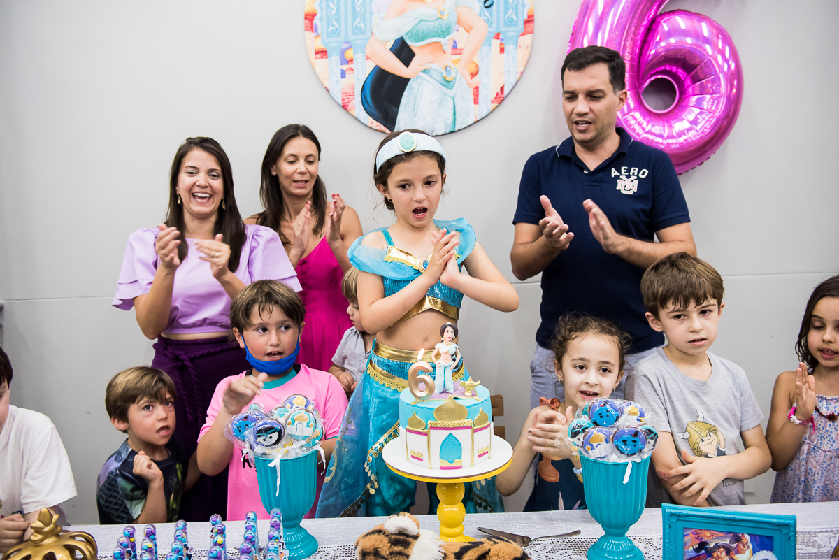 Hora do parabéns da Valentina