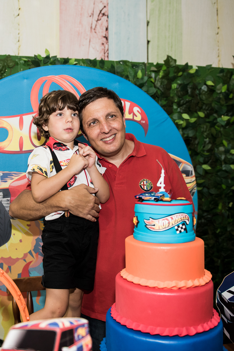 Hora do Parabéns com Hot Wheels